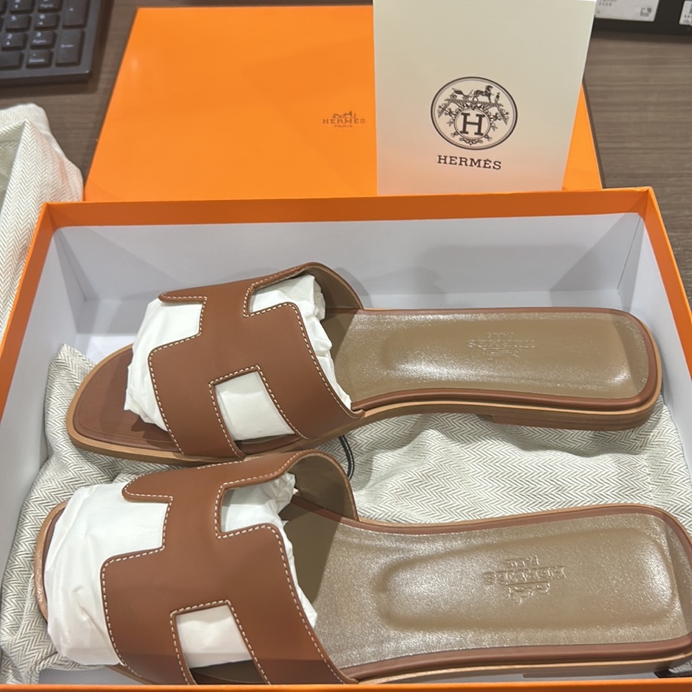 NWT Hermes Oran Sandals